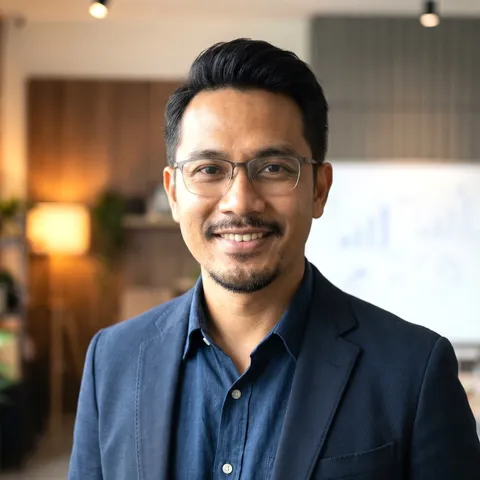 Khairul, Ahli Strategi